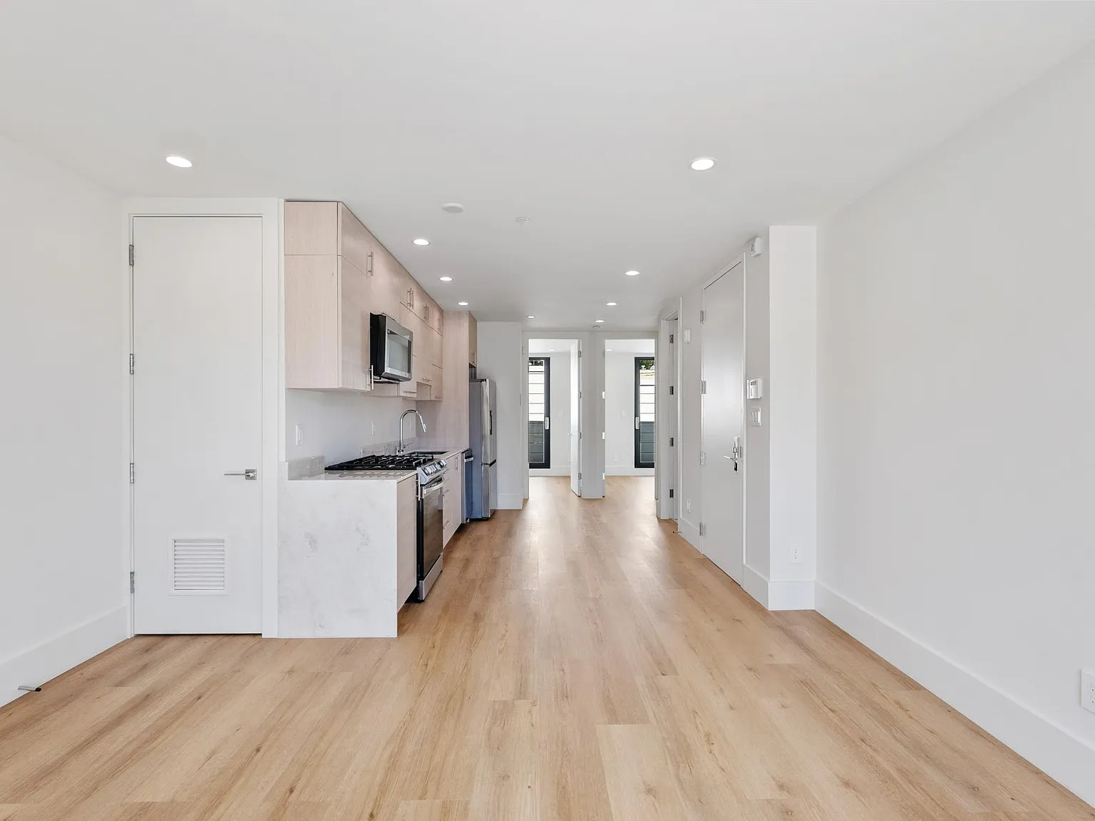 2 bed, $6,495 — Photo 4