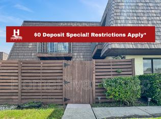 15240 E Pond Woods Dr, Tampa, FL 33618