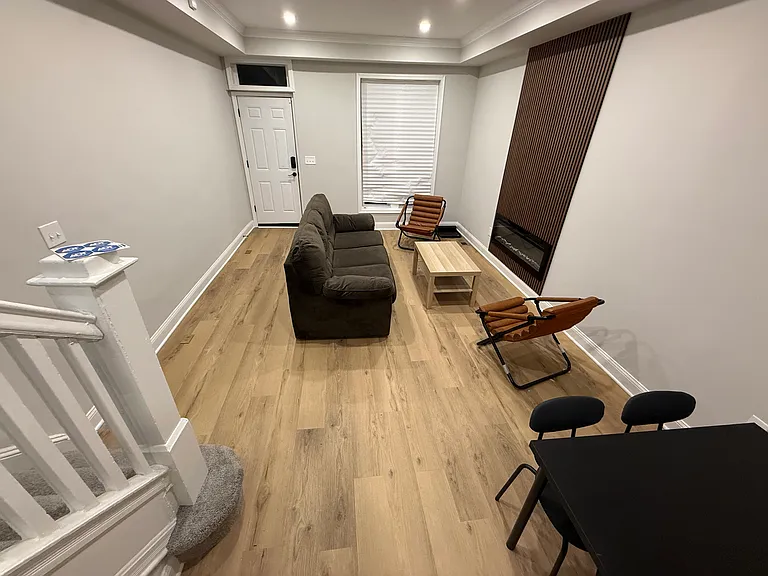 653 Bartlett Ave — Photo 2