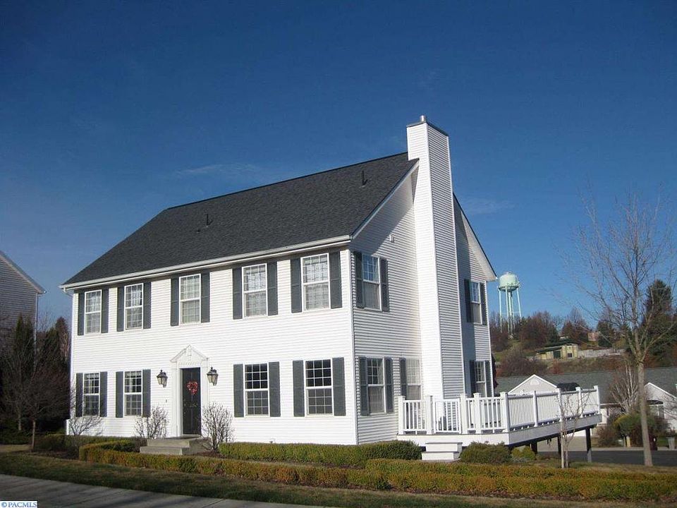 1st image of 680 SE Meadow Vale Dr