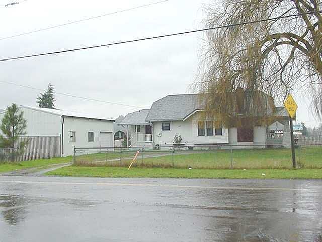 Large commercial corner lot