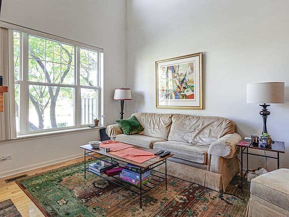 5th image of 380 Pine Lake Cir