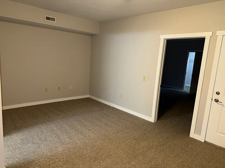 136 E Genesee St #402 — Photo 5