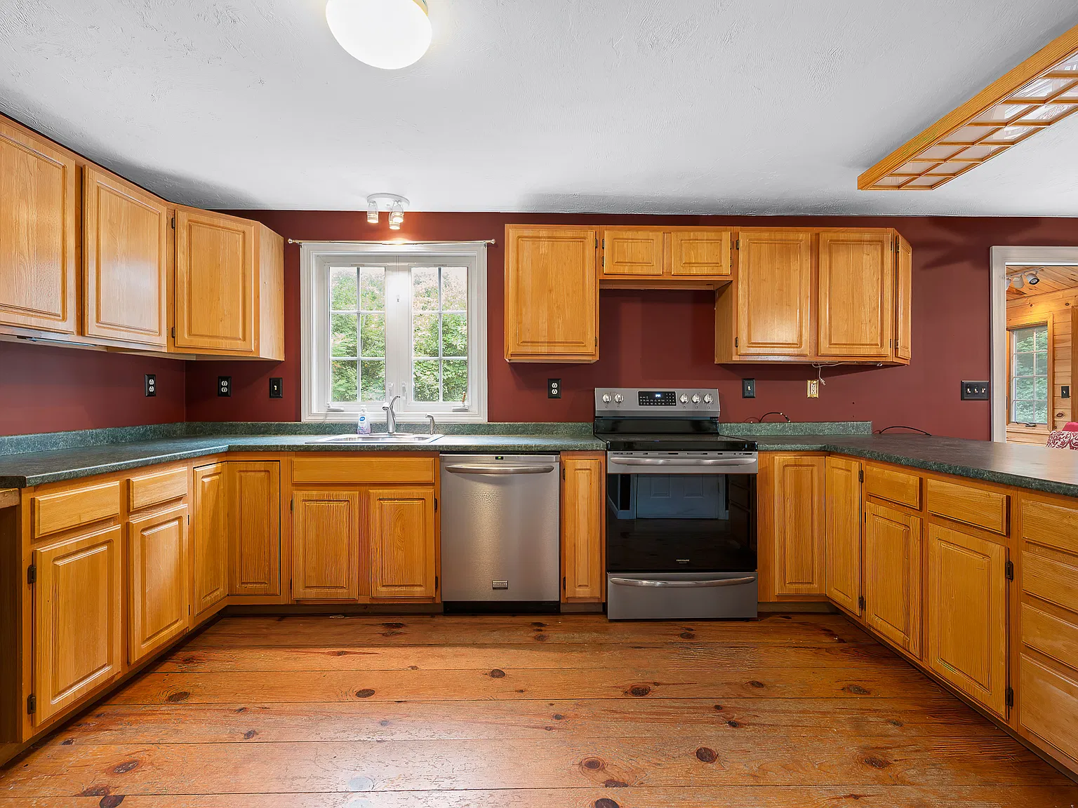 3 bed, 2.5 bath, 2208 sqft, $3,500 — Photo 4