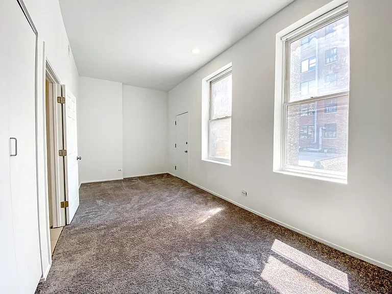 311 W Chicago Ave #3 — Photo 9