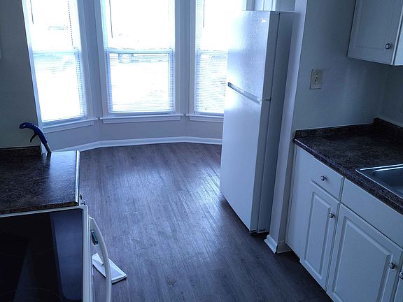 2nd image of 3329 Binscarth Ave