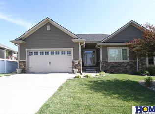8620 Rutherford Dr, Lincoln, NE 68526