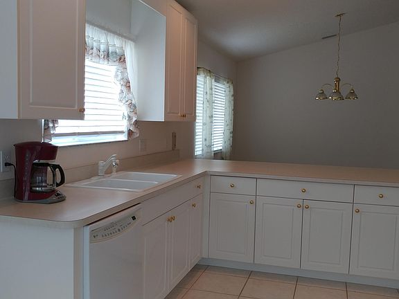 4th image of 811 Indian Oaks Dr