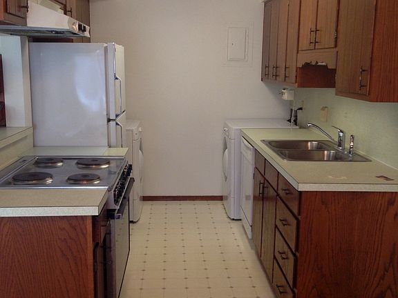 2nd image of 547 Monticello Ave APT D