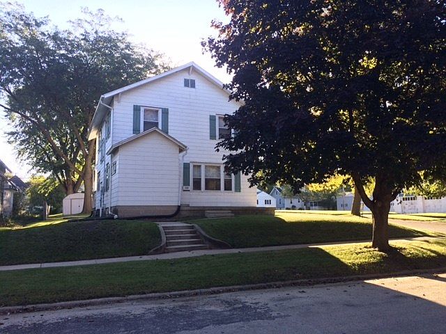 1st image of 329 4th Ave SE