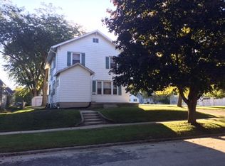 329 4th Ave SE, Oelwein, IA 50662