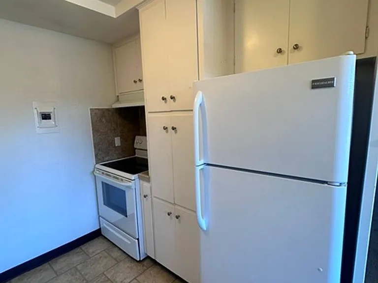 2544 Union St — Photo 57