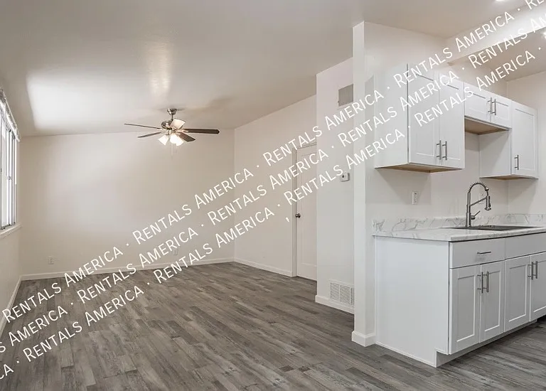 3950 E Fairmount St — Photo 3