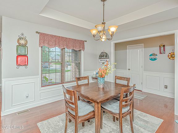 5th image of 801 Rock Hill Ct