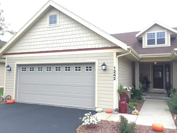 1242 School St, Sun Prairie, WI 53590