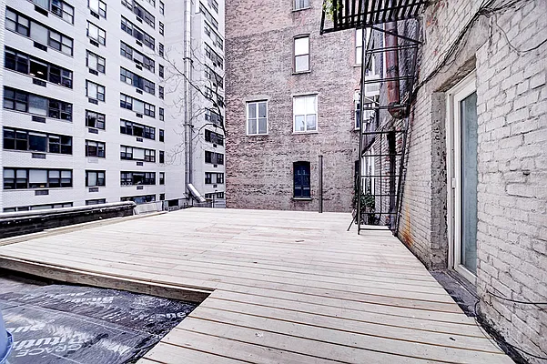 Rented by Urbane Brokerage | media 63