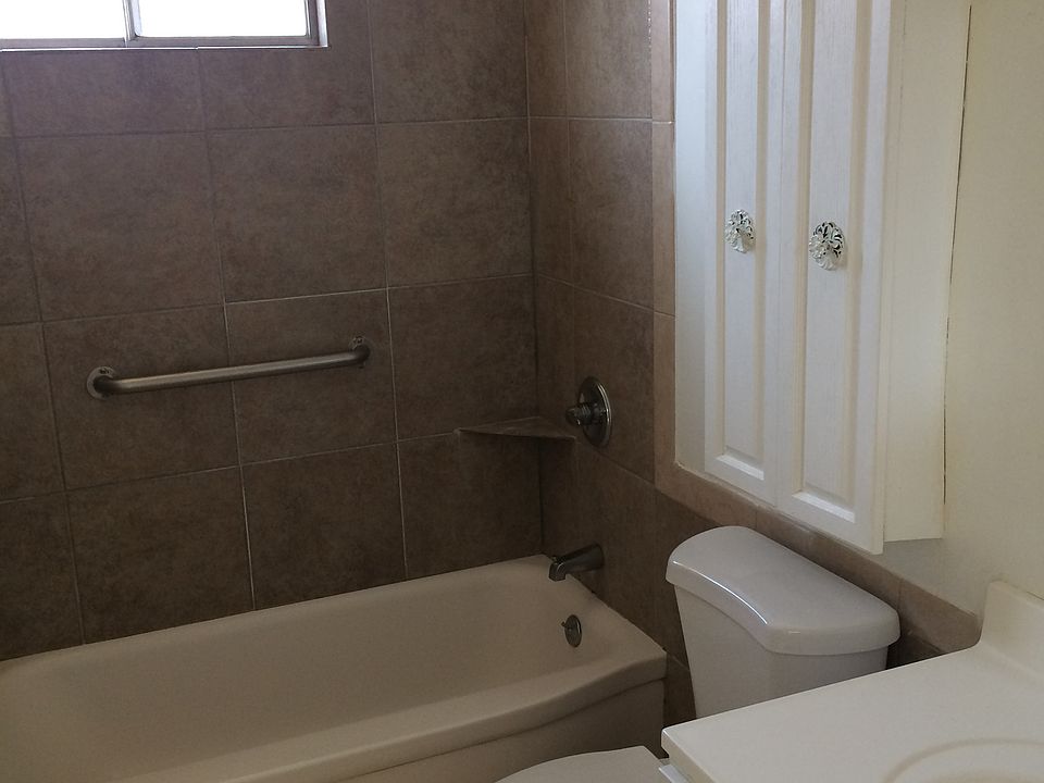 2nd image of 3217 Puente Ave APT E
