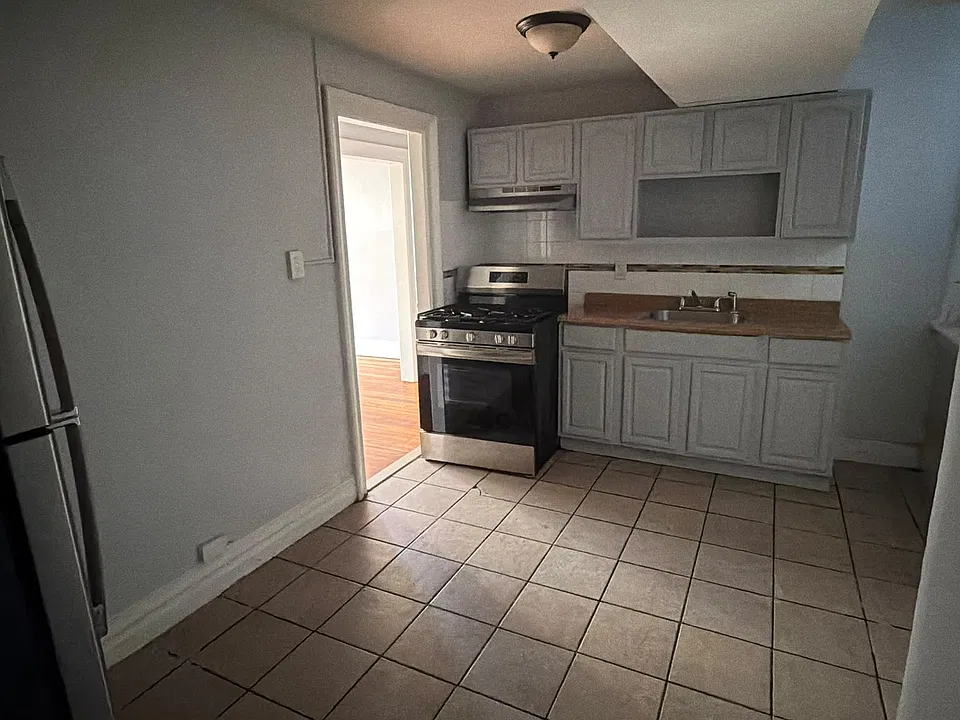 164 Thorne St #B1E