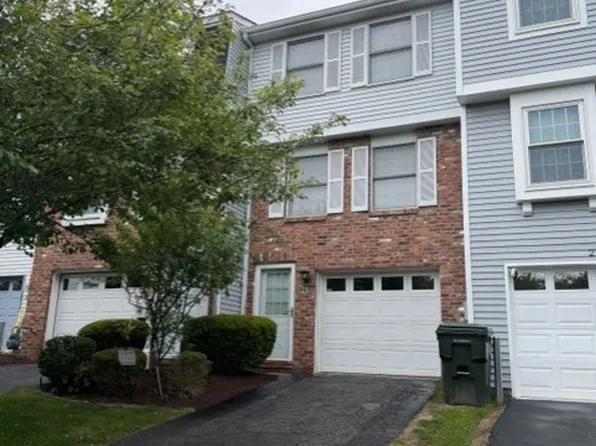 29 Shadow Dr, Pittsburgh, PA 15227