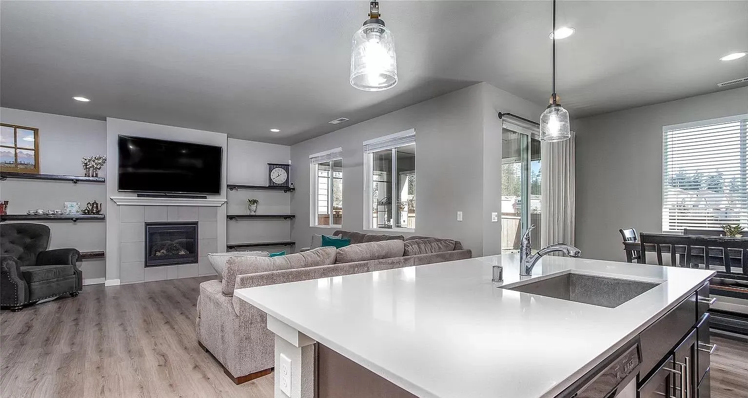 9088 Viola St SE — Photo 2