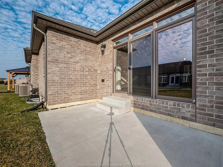 1397 Cypress Ave — Photo 21