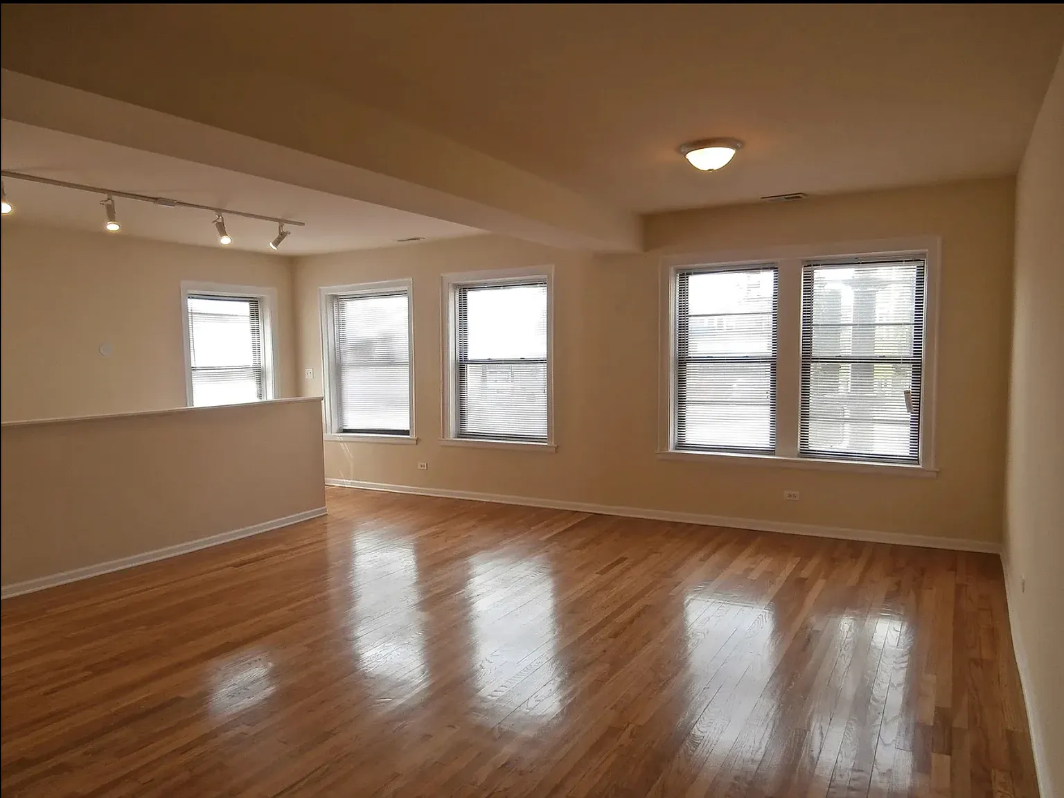 5 bed, $3,600 — Photo 2