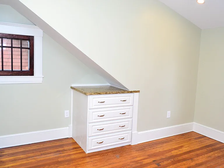 9909 Newton Ave — Photo 9