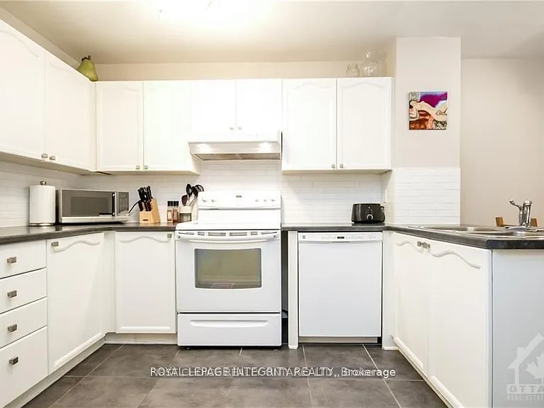 15 Peterson Pl — Photo 10
