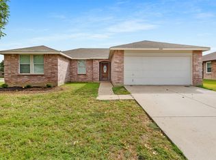 1434 Paint Brush Ct, Burleson, TX 76028