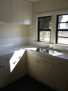 2nd image of 123 E N St