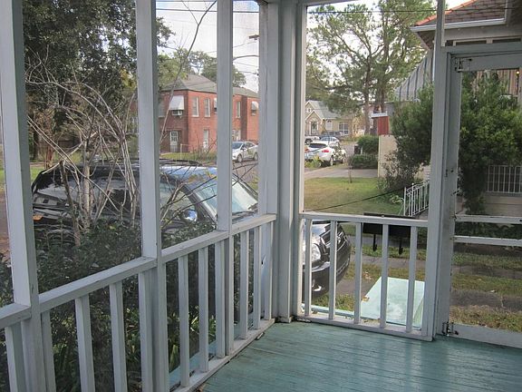 SCREENED FRONT PORCH