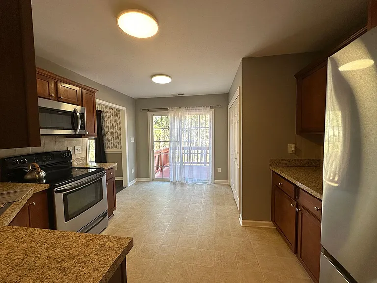 66 Great Oak Ct — Photo 16