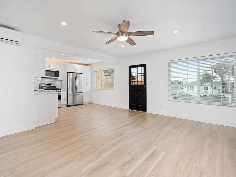 520 Poinsettia Ave — Photo 6