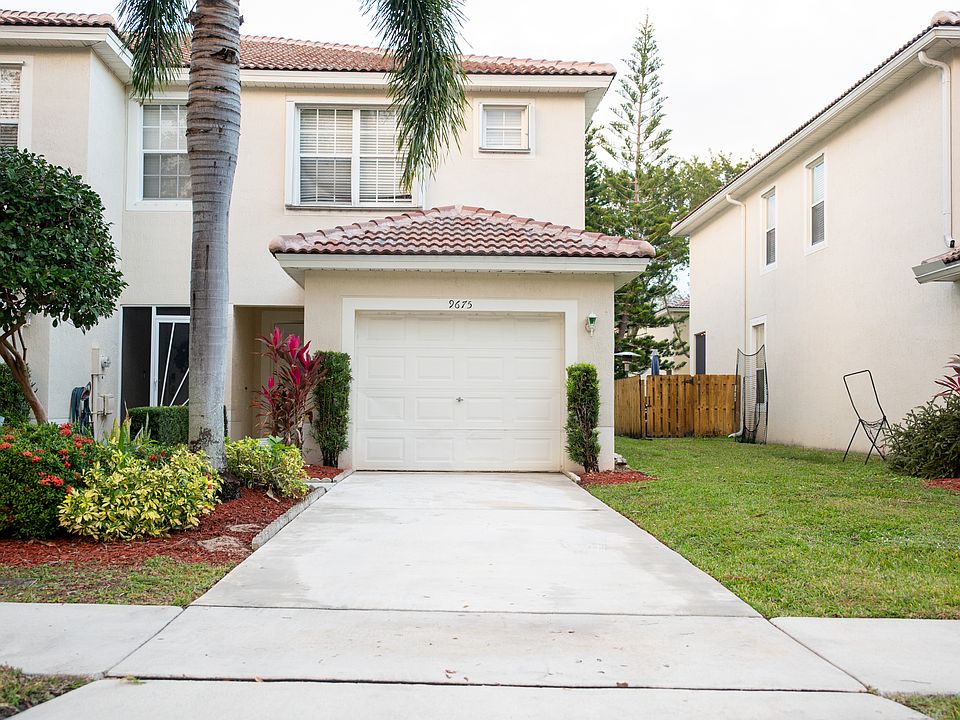 1st image of 9675 Lago Dr