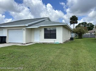 22 E Towne Pl, Titusville, FL 32796