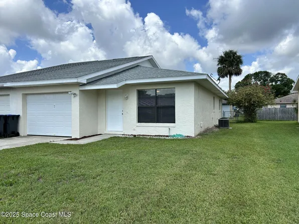 22 E Towne Pl, Titusville, FL 32796
