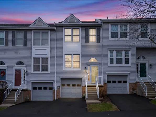 13 Cherryhurst Ln, Bridgeville, PA 15017