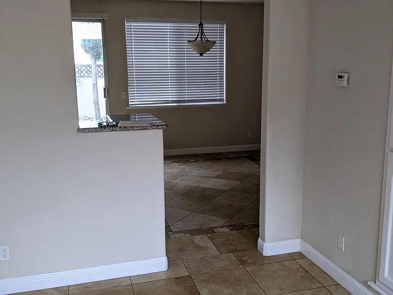 230 Holland Cir — Photo 8