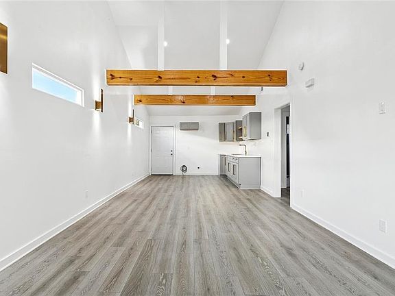 5th image of 2223-25 Humanity St