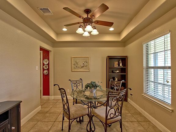 4th image of 335 Rose Meadow Dr