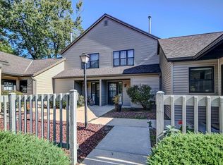 500 E Main St APT 10, Sun Prairie, WI 53590