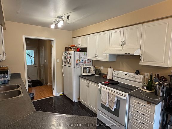 4th image of 3300 Carabella Way