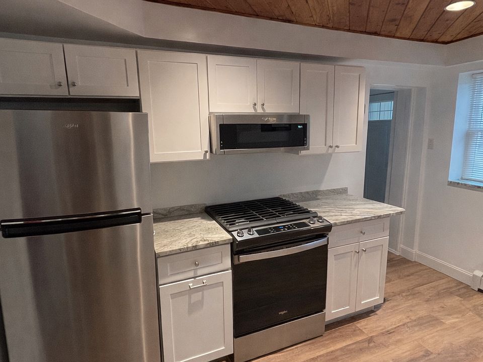 2nd image of 1315 E Ridge Pike
