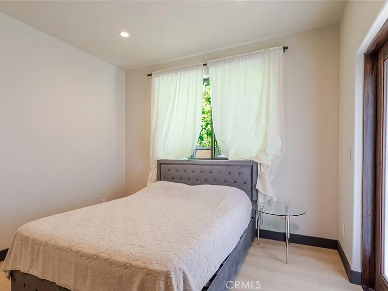 8252 Morse Ave — Photo 21