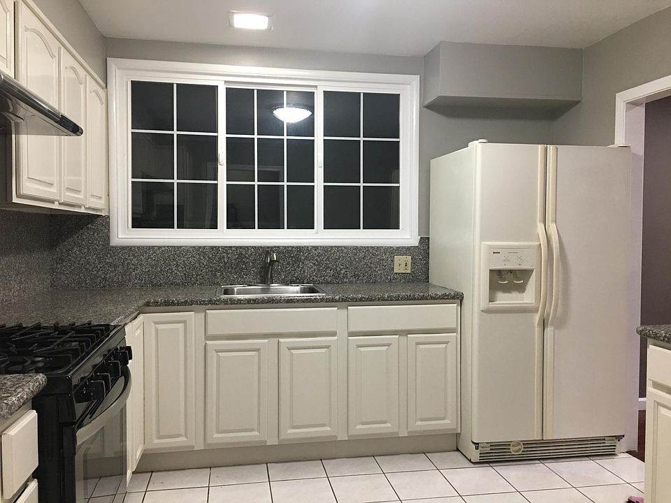 1st image of 78 Park Manor Dr