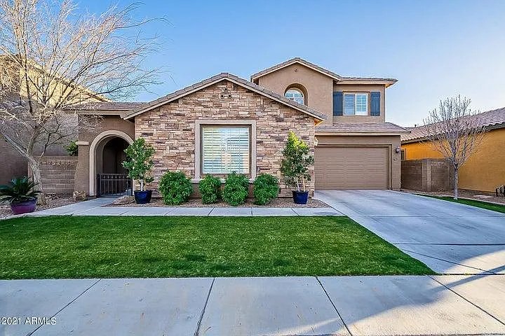 5 bed, 3056 sqft, $3,395 — Photo 1
