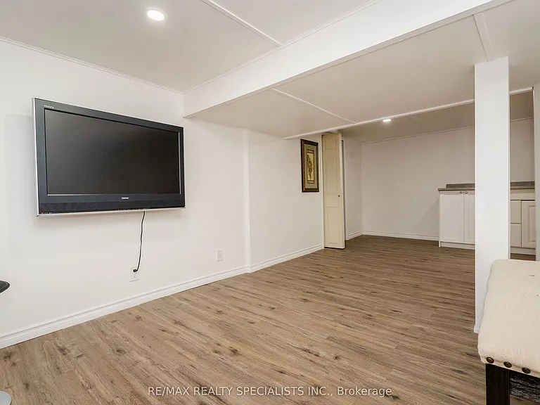 4397 Homewood Ave — Photo 24