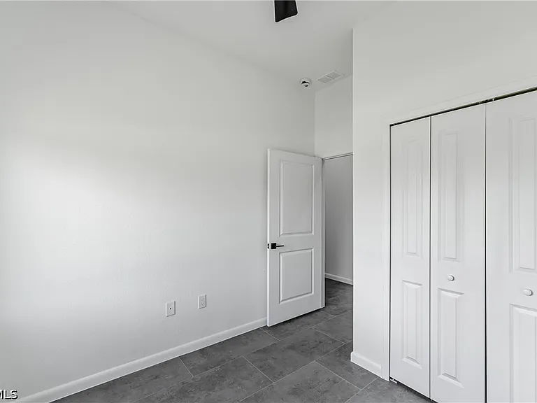 601 Hawthorne Ave S — Photo 4