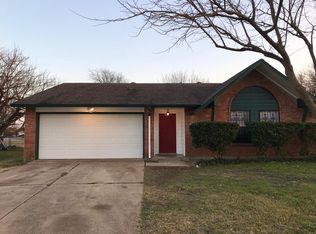 1212 Ridgewood Ln, Hutchins, TX 75141