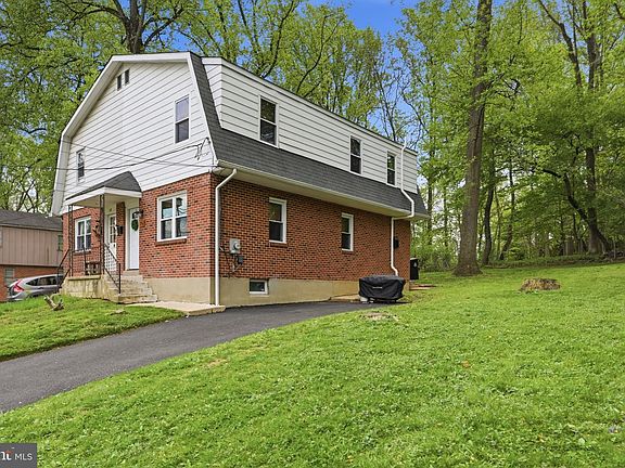 2nd image of 15 White Clay Dr